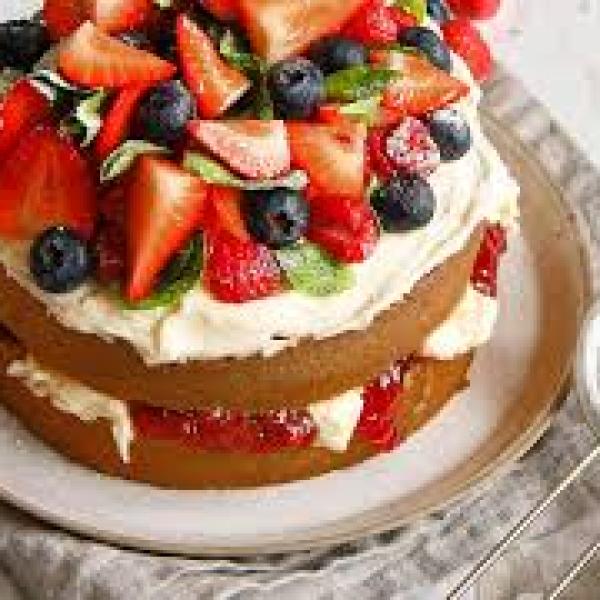Comerford Victoria Cake 735g