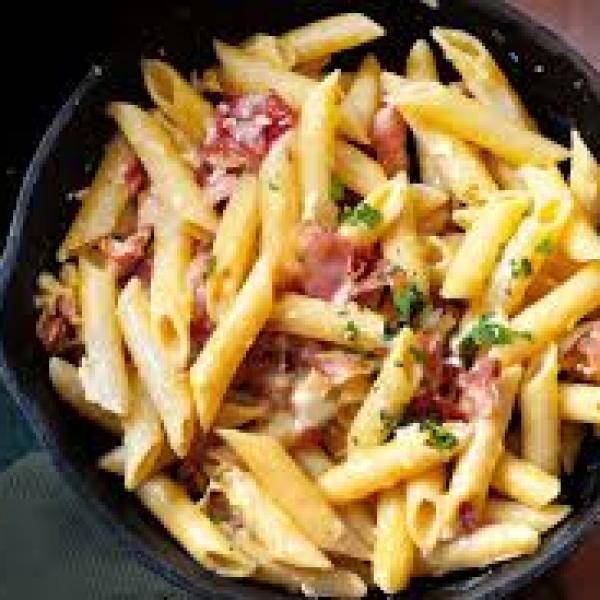 Penne Carbonara with Garlic Bread